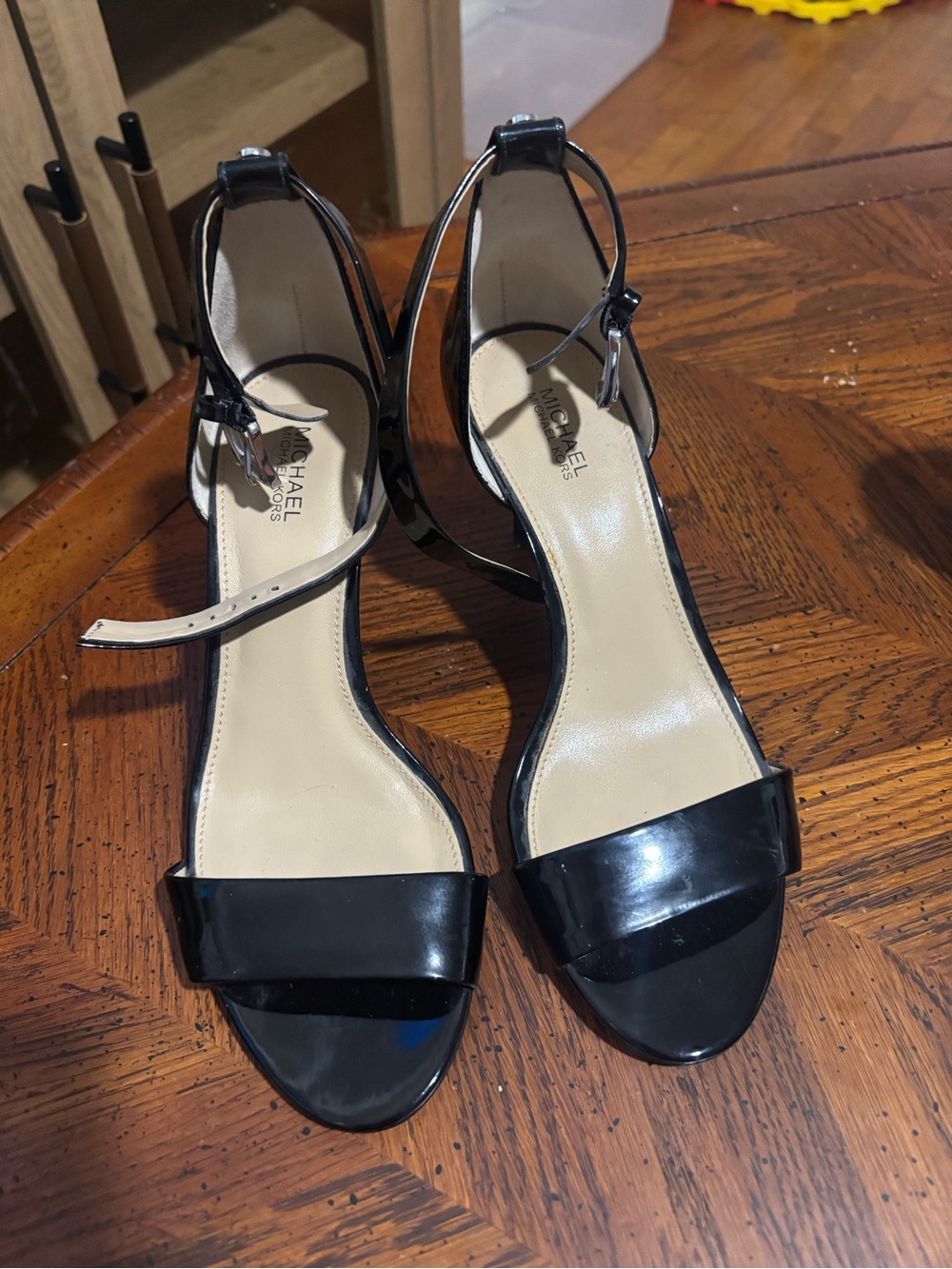 Michael Kors Black Patent Leather Ankle-Strap Heels Womens 7.5 Dressy Heels 👠